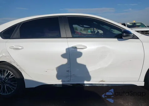 2023 Kia Forte Gt-Line из США, поврежденный, VIN 3KPF54AD6PE552947